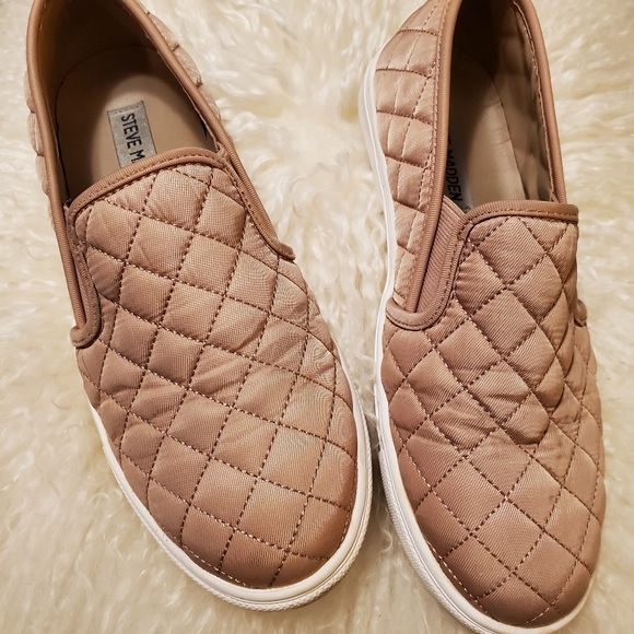 Steve Madden Shoes - Steve Madden Quilted Slip On